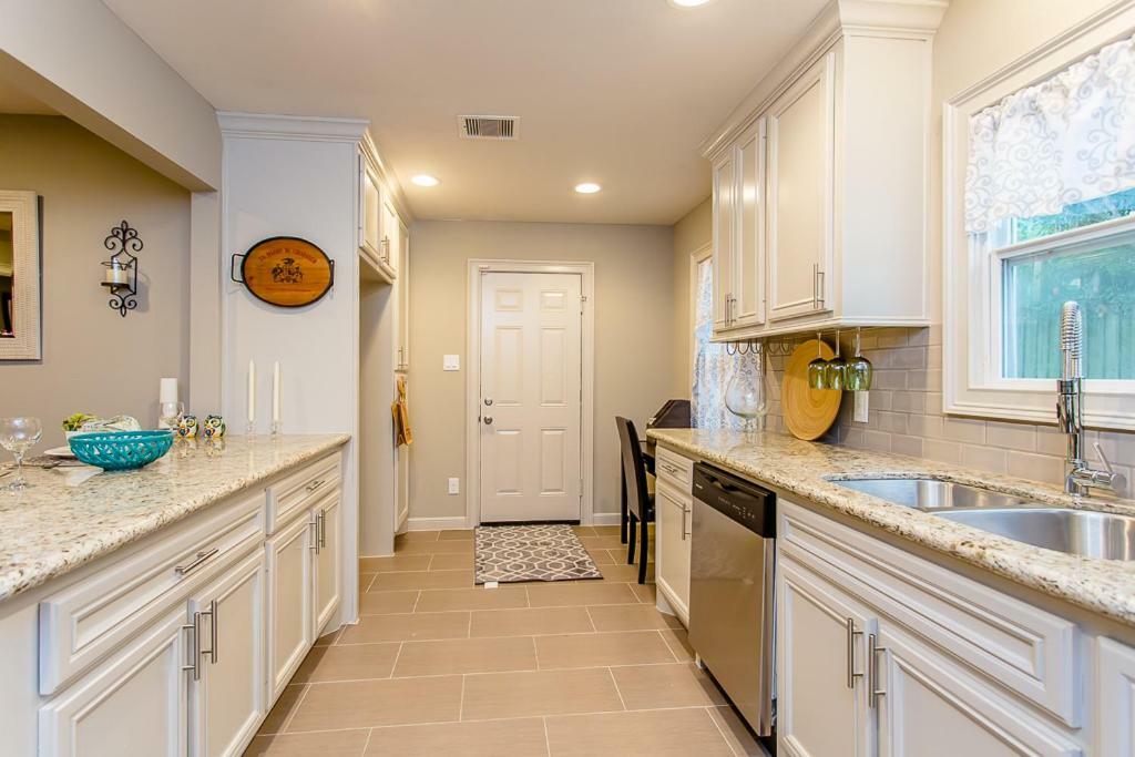 The Blue Door Bungalow - Luxury Home Downtown Houston Exterior photo