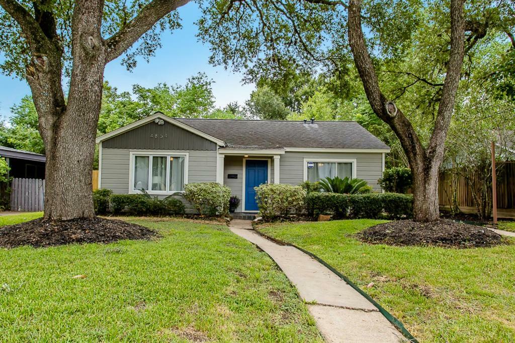 The Blue Door Bungalow - Luxury Home Downtown Houston Exterior photo